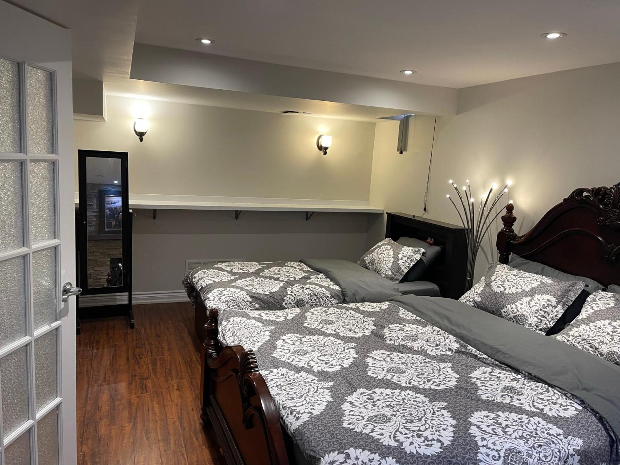 Cozy Lovely Ravine Facing Suite. 미시소거 외부 사진